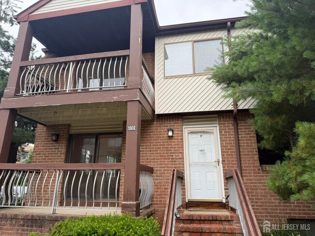 Building Photo - 1302 Edison Glen Terrace