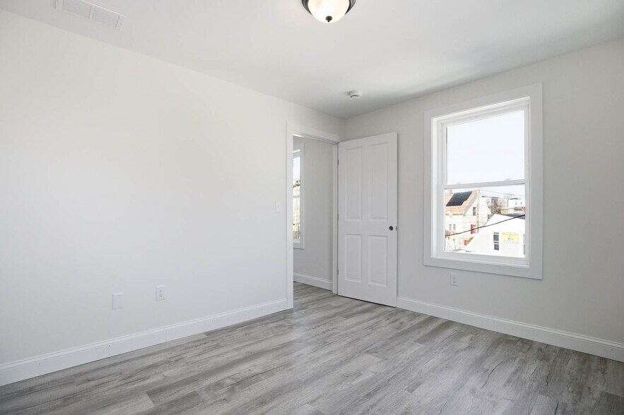 Building Photo - 23 Blake St