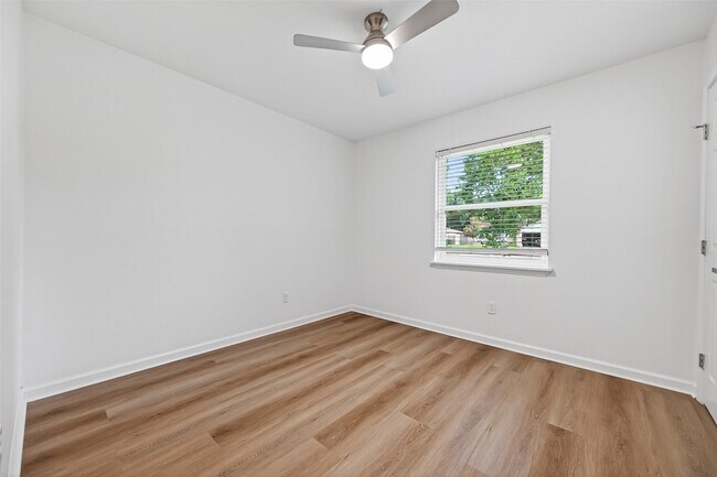 Building Photo - 24014 Nomini Hall Ln
