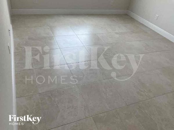 Building Photo - 921 NW 15th Pl