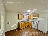 Building Photo - 305 Chambers St