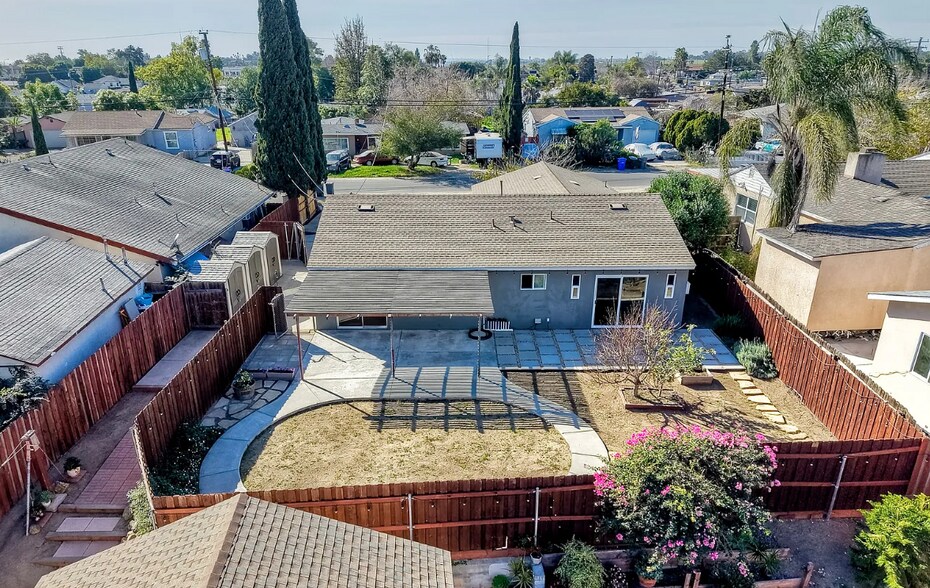 Building Photo - 2371 Berry St