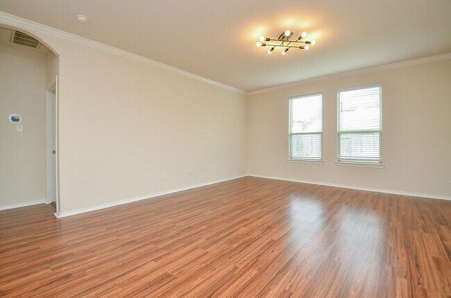 Building Photo - 3119 Balch Springs Ln