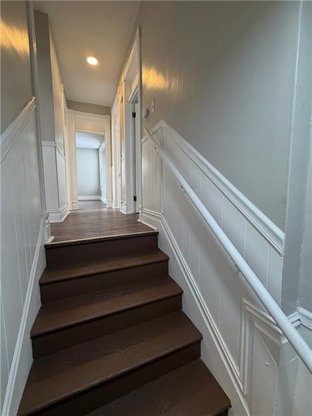 Building Photo - 306 E Wallace Ave