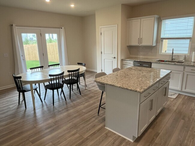 Building Photo - GREAT 3 bedroom 2.5 bath HOME IN WENDELL!
