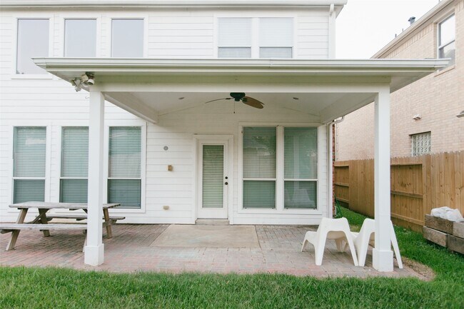 Building Photo - 20911 Avery Cove Ln
