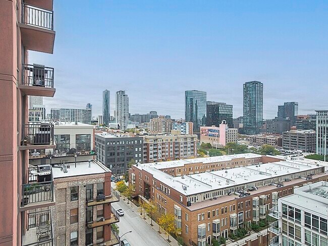 Building Photo - 330 N Jefferson St