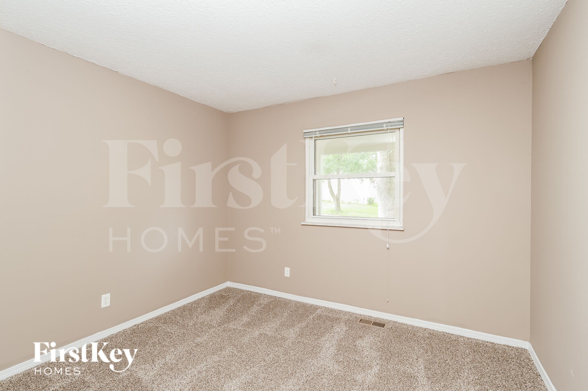 Building Photo - 2112 Farthing Ct