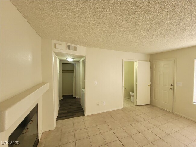 Building Photo - 1608 N Torrey Pines Dr