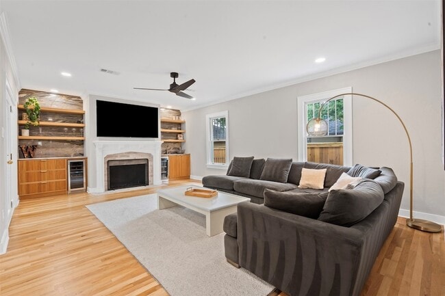 Building Photo - 4014 Modlin Ave