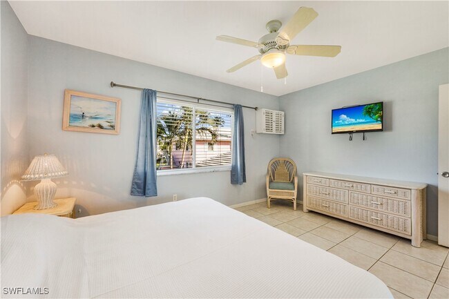 Building Photo - 190 N Collier Blvd