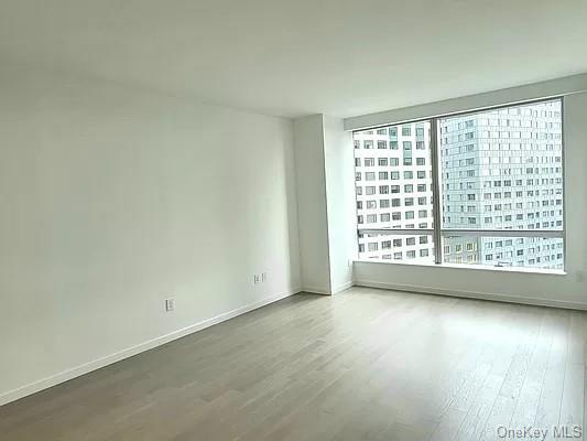 Building Photo - 445 Albee Square W