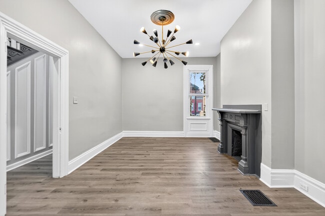 Building Photo - 517 Armandale St