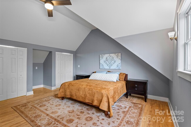 Building Photo - 5 Elmore St