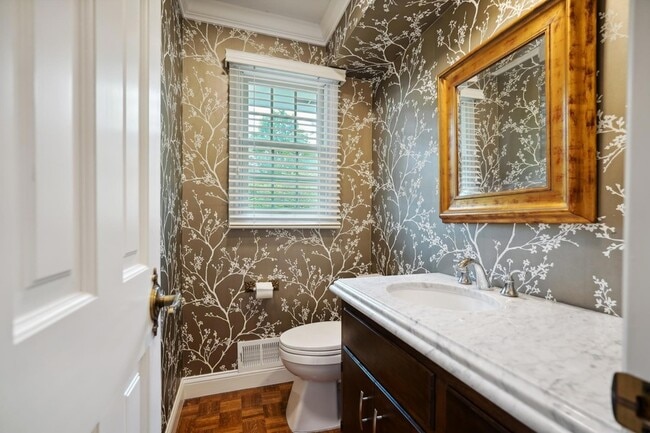 Building Photo - 5721 Londonderry Rd