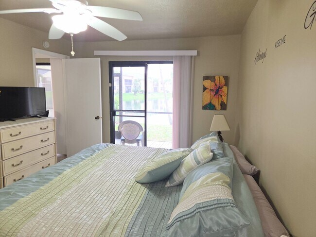 Building Photo - Fully furnished Lake View Condo in Gated Community