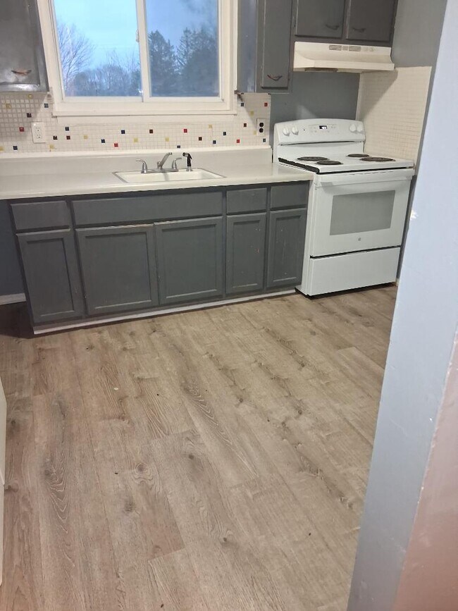 Building Photo - 79 Yaun Ave