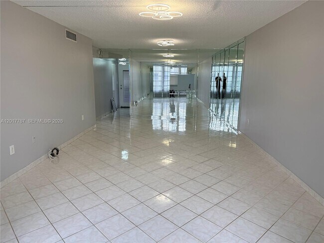 Building Photo - 1820 SW 81st Ave