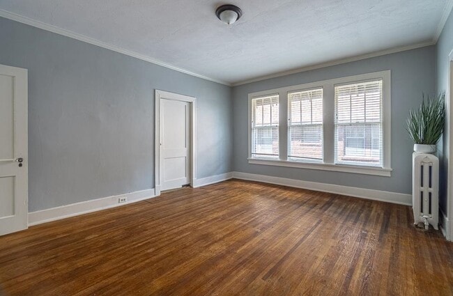 Building Photo - 343 N McLean Blvd