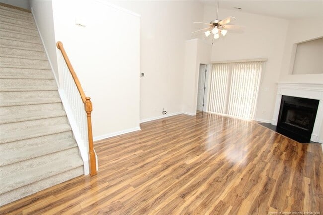 Building Photo - 421 Hamlet Park Dr