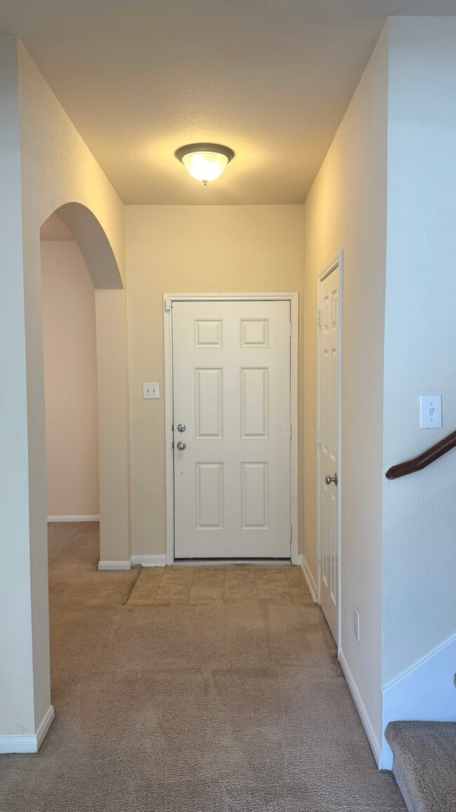 Building Photo - 1747 Nichole Woods Dr