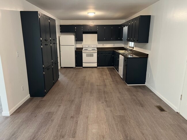 Building Photo - TGProp