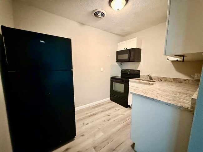 Building Photo - 808 Palm Bluff St