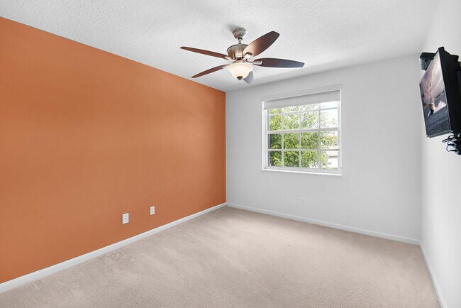 Building Photo - 3058 SE Brierwood Pl