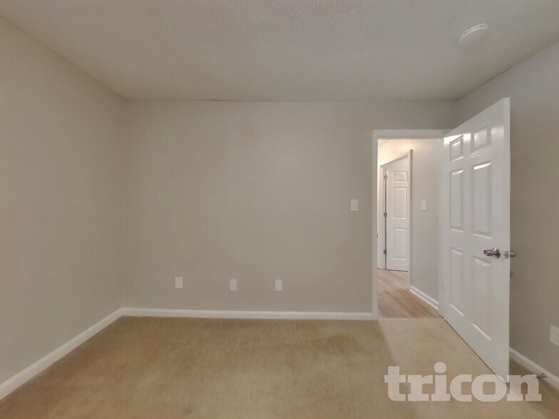 Building Photo - 6617 Flat Rock Dr