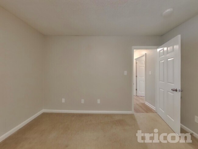 Building Photo - 6617 Flat Rock Dr