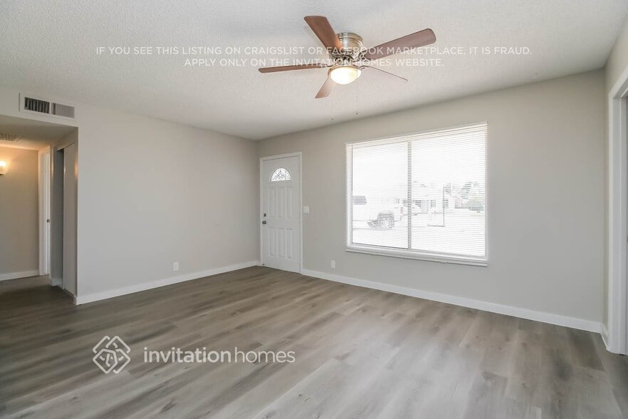 Building Photo - 732 W Flower Ave