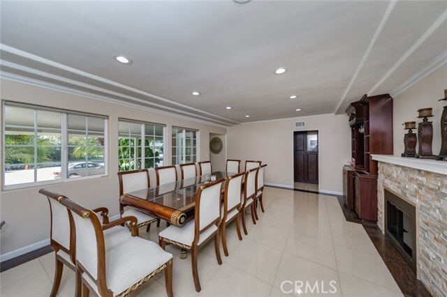 Building Photo - 814 Kellogg Ave