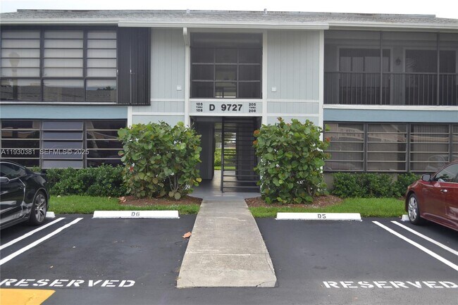 Building Photo - 9727 Hammocks Blvd