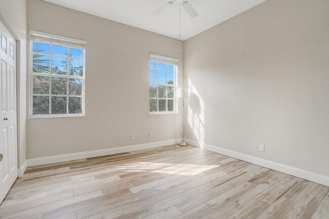 Building Photo - 4971 Bonsai Cir