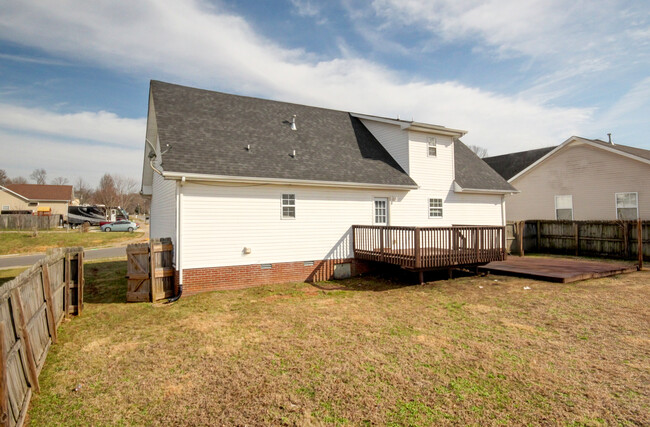 Building Photo - 1568 Cedar Springs Cir