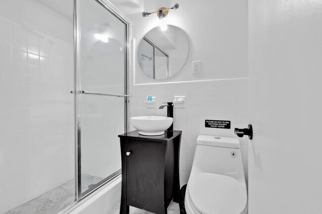 Building Photo - 1712 NE 18th Ave