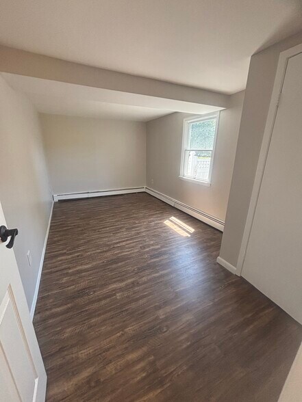 Building Photo - 16 Imperial Dr