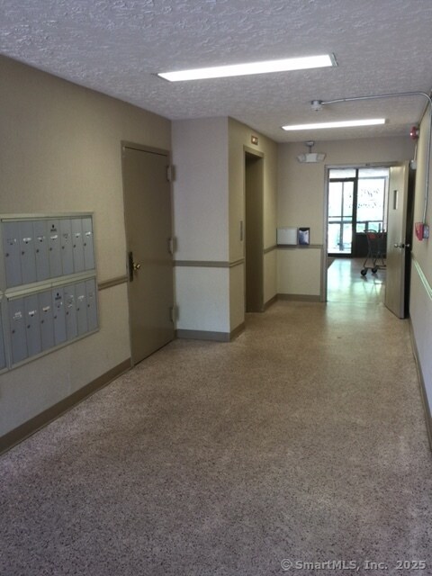 Building Photo - 460 Savin Ave
