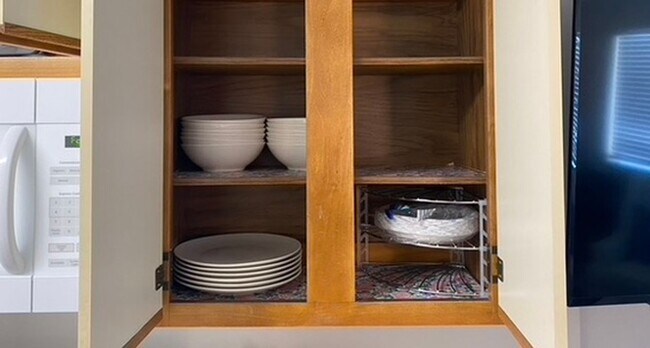 Building Photo - Fully Furnished Month to Month Condo Convenient to FSU Downtown Tallahassee