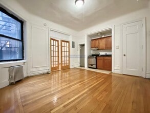 Building Photo - 45 Tiemann Pl
