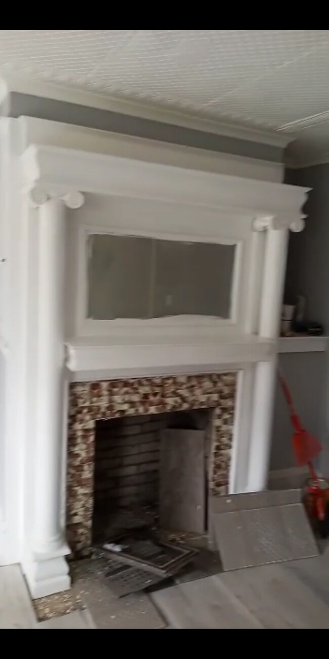 Building Photo - 27 Cottage Ave