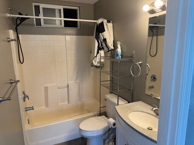 Building Photo - 73-1006 Ahikawa St