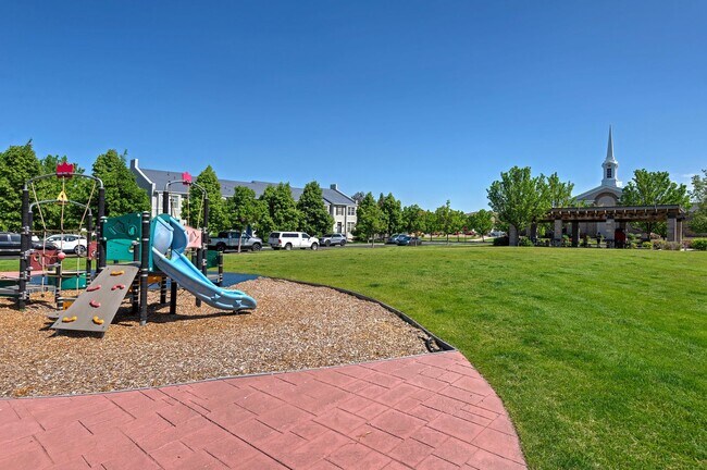Building Photo - Stunning Daybreak Townhome!  $500 MOVE IN ...