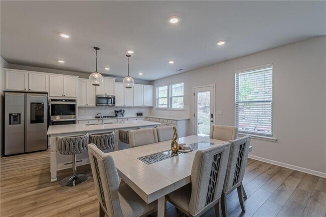 Building Photo - 4876 Elm Leaf Dr