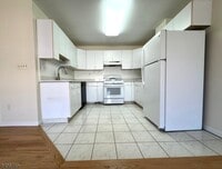 Building Photo - 89 Main St