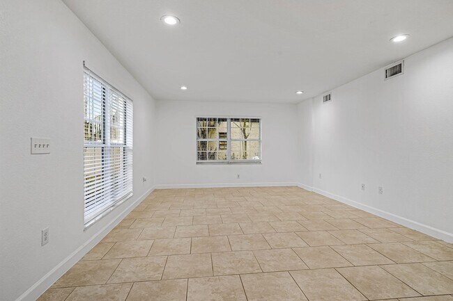 Building Photo - 3525 NW 114th Ln