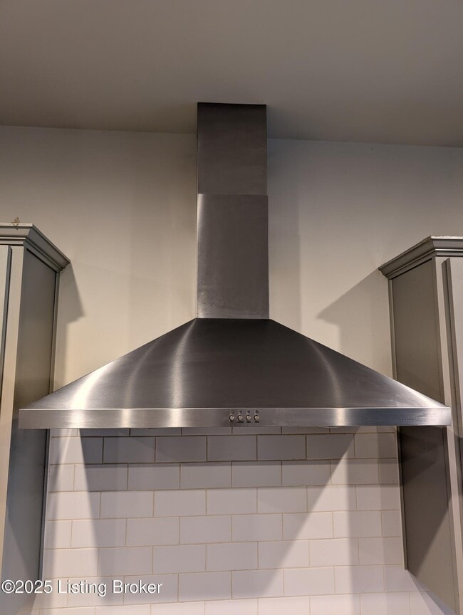 Building Photo - 2861 Hamilton Springs Dr