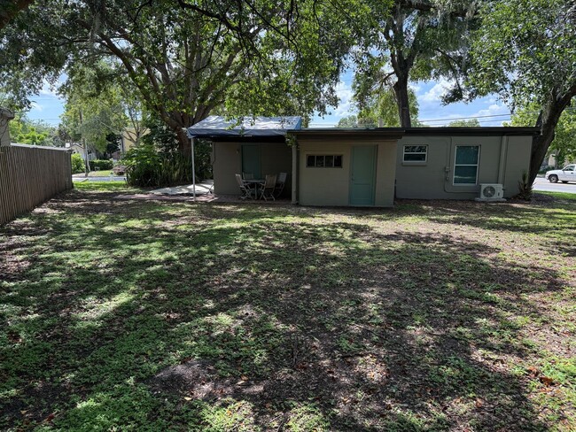 Building Photo - ADORABLE 2 BED WINTER PARK RENTAL HOME