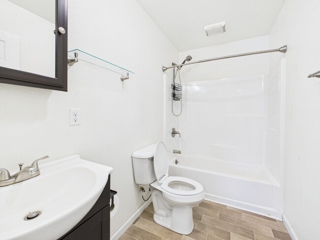 Building Photo - 2377 Edsson Ave