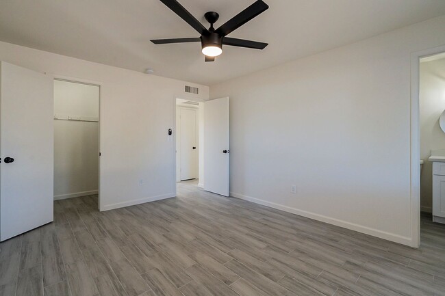 Building Photo - Charming Tempe home with a pool!